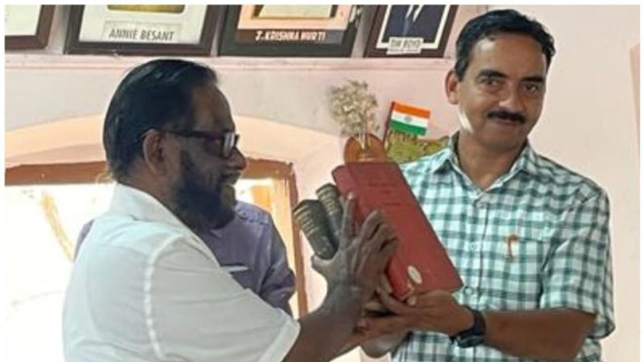 തിയോസഫിക്കല് സൊസൈറ്റിയുടെ ഗ്രന്ഥശേഖരം ഇനി കാലിക്കറ്റ് സര്വകലാശാലയ്ക്ക് തിയോസഫിക്കല് സൊസൈറ്റിയുടെ ഗ്രന്ഥശേഖരം ഇനി കാലിക്കറ്റ് സര്വകലാശാലയ്ക്ക്