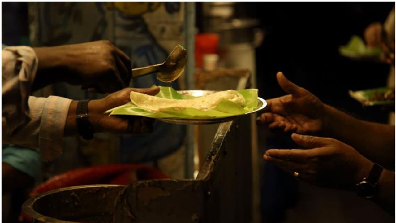 'അഞ്ച് മണിക്ക് തുടങ്ങരുത്', തലസ്ഥാന നഗരിയിൽ തട്ടുകടകൾക്ക് കർശന നിയന്ത്രണം; സമയക്രമം പാലിച്ചില്ലെങ്കിൽ നടപടി