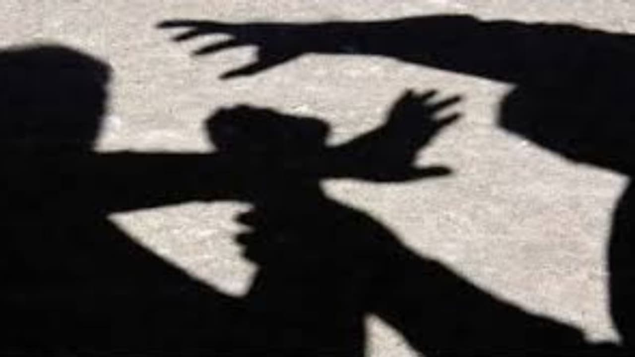 వివాదాస్పద వ్యాఖ్యలు: వరంగల్ లో బైరి నరేష్ పై అయ్యప్ప భక్తుల దాడి