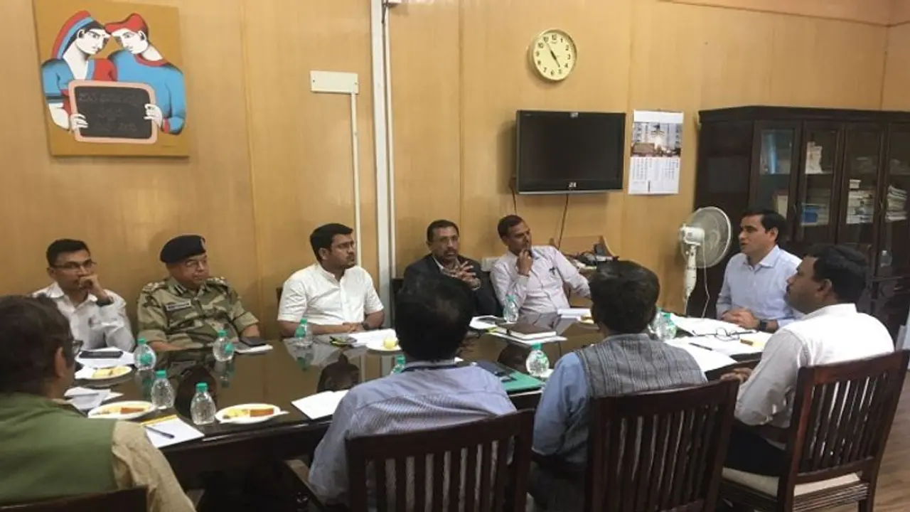 ಮತದಾರರಿಗೆ ಕುಕ್ಕರ್, ಮದ್ಯ ಪೂರೈಕೆ: ಕಟ್ಟುನಿಟ್ಟಿನ ಕ್ರಮಕ್ಕೆ ಚುನಾವಣಾ ಆಯೋಗ ಸೂಚನೆ