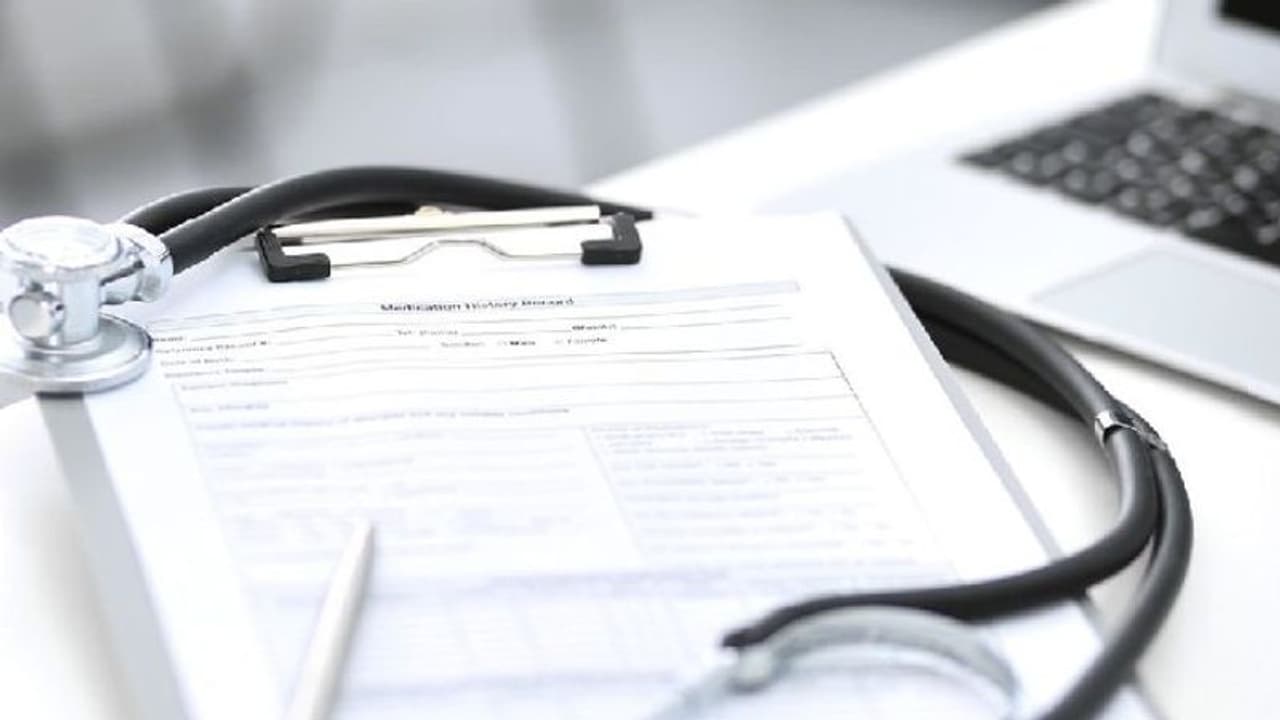 സന്ദര്‍ശക വിസയിലെത്തുന്നവര്‍ക്ക് ആരോഗ്യ ഇൻഷൂറൻസ് നിര്‍ബന്ധം