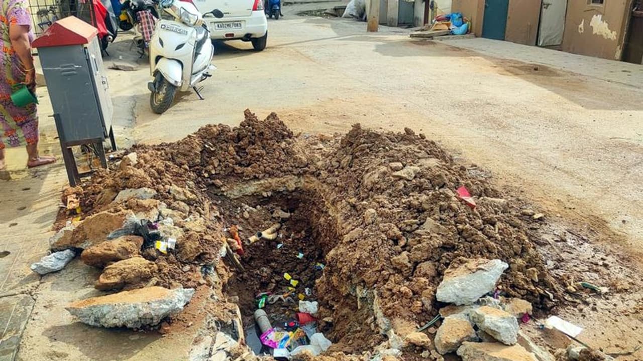 Bengaluru: ಉಲ್ಲಾಳ ವಾರ್ಡ್‌ನಲ್ಲಿ ಹೊಸ ರಸ್ತೆಯನ್ನೇ ಅಗೆದ ಟೆಲಿಕಾಂ ಕಂಪನಿ: ಆಕ್ರೋಶ