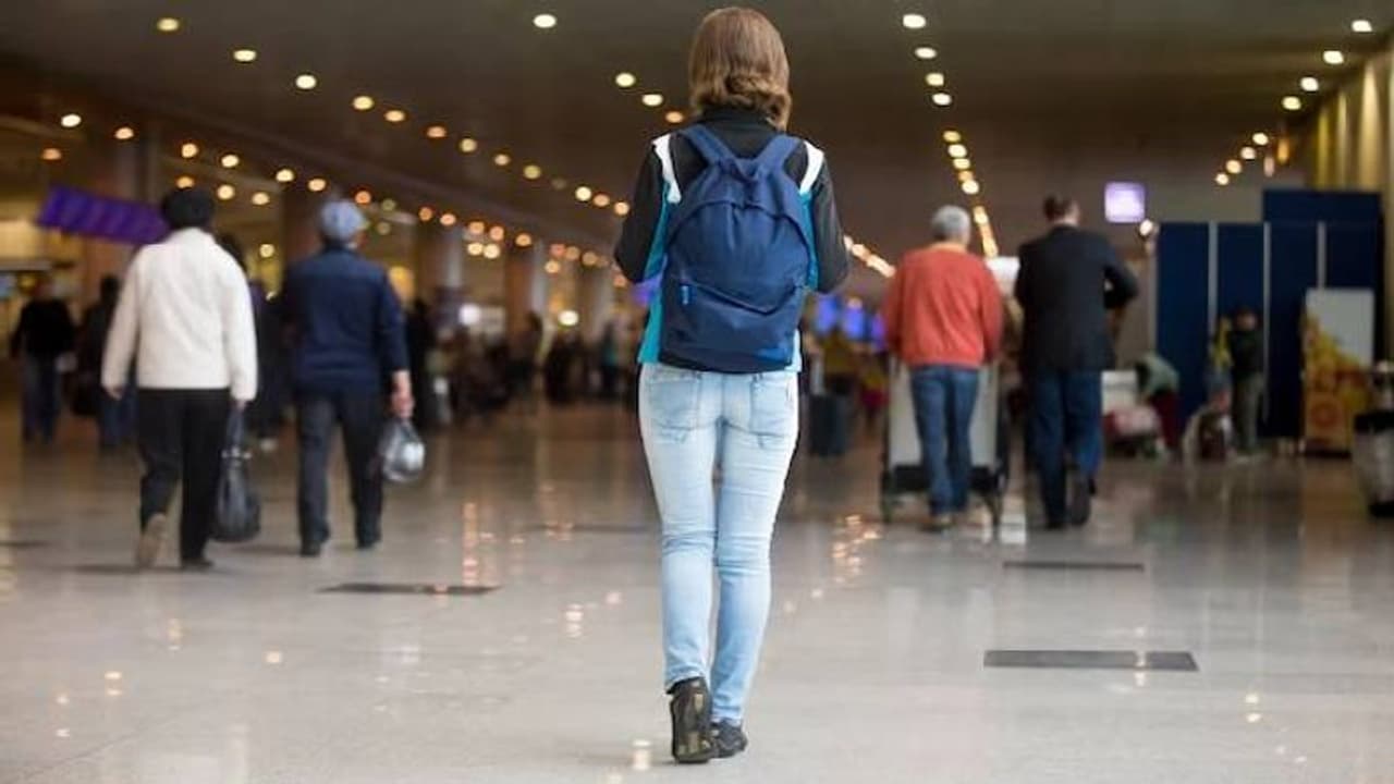 ಆರೋಗ್ಯ ಸಚಿವರ ತುರ್ತು ಸಭೆ ಬಳಿಕ ಕೋವಿಡ್ ನಿಯಮ ಜಾರಿ, ವಿದೇಶಿ ಪ್ರಯಾಣಿಕರಿಗೆ ಪರೀಕ್ಷೆ ಕಡ್ಡಾಯ! ಆರೋಗ್ಯ ಸಚಿವರ ತುರ್ತು ಸಭೆ ಬಳಿಕ ಕೋವಿಡ್ ನಿಯಮ ಜಾರಿ, ವಿದೇಶಿ ಪ್ರಯಾಣಿಕರಿಗೆ ಪರೀಕ್ಷೆ ಕಡ್ಡಾಯ!