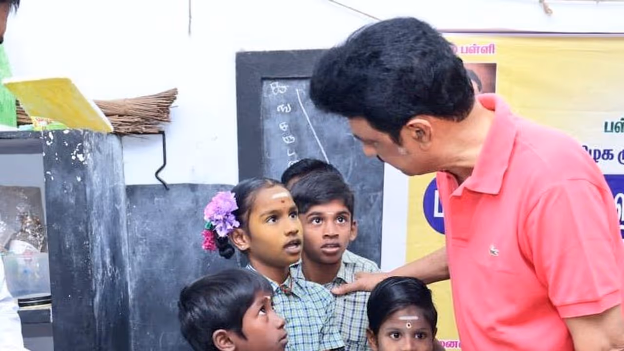 தரமான கல்வி வழங்குவதில் இந்தியாவிலேயே தமிழ்நாடு 2வது இடத்தில் உள்ளது ஸ்டாலின் பெருமிதம் தரமான கல்வி வழங்குவதில் இந்தியாவிலேயே தமிழ்நாடு 2வது இடத்தில் உள்ளது ஸ்டாலின் பெருமிதம்