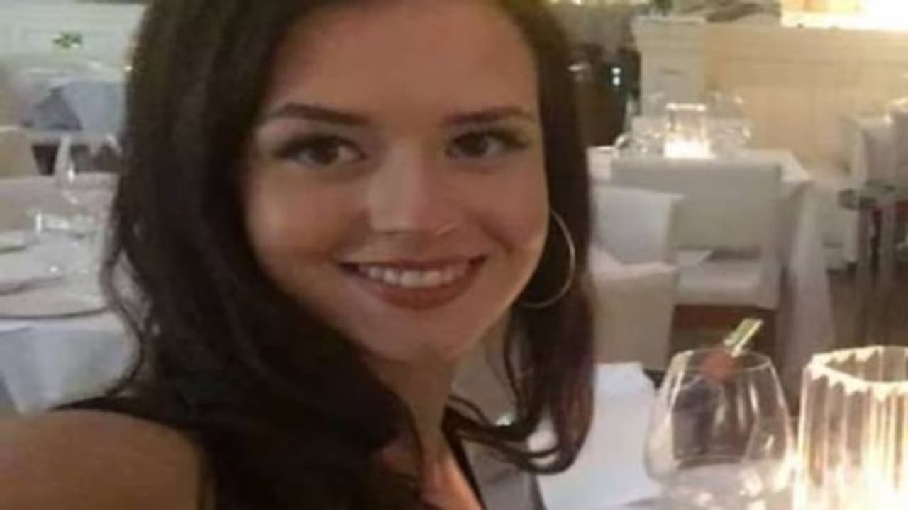 24 ാമത്തെ വയസിൽ 1.4 കോടിക്ക് വീട് വാങ്ങി; സാറയുടെ സ്വപ്നവീട്ടിലേക്കുള്ള യാത്ര