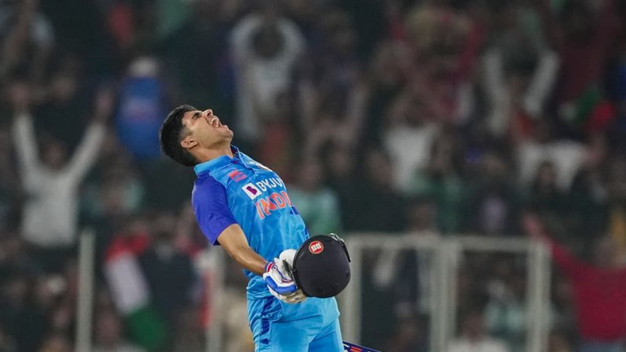 Kohli impressed with Gill's record breaking innings against NZ; sends message to India's new 'sitara' Kohli impressed with Gill's record breaking innings against NZ; sends message to India's new 'sitara'