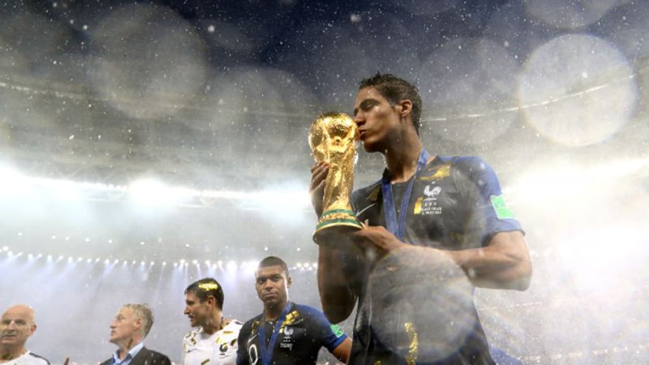 നീലപ്പടയുടെ കാവല്ഭടന് ബൂട്ടഴിച്ചു; രാജ്യാന്തര വിരമിക്കല് പ്രഖ്യാപിച്ച് റാഫേല് വരാന് നീലപ്പടയുടെ കാവല്ഭടന് ബൂട്ടഴിച്ചു; രാജ്യാന്തര വിരമിക്കല് പ്രഖ്യാപിച്ച് റാഫേല് വരാന്