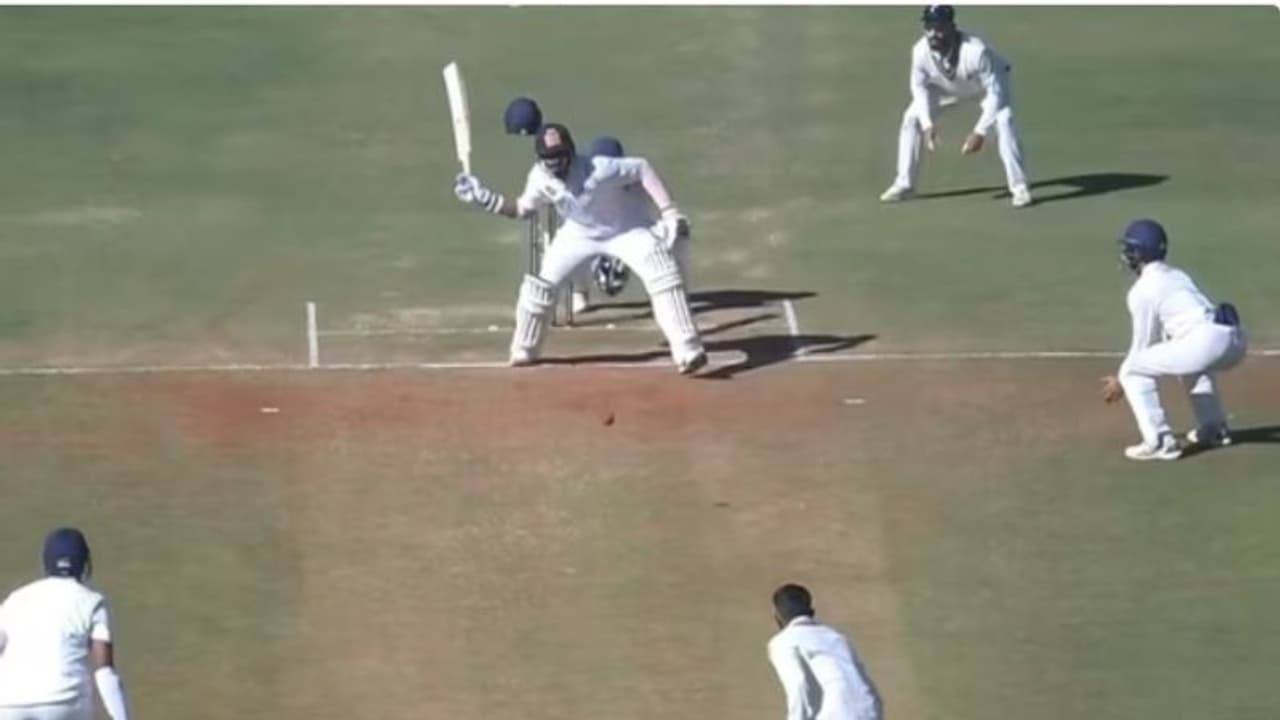 ഉറുമി വീശും പോലൊരു ഫോർ, അതും ഒറ്റകൈ കൊണ്ട് റിവേഴ്സ് സ്വീപ്പിലൂടെ; വിഹാരി വേറെ ലെവല് വീഡിയോ ഉറുമി വീശും പോലൊരു ഫോർ, അതും ഒറ്റകൈ കൊണ്ട് റിവേഴ്സ് സ്വീപ്പിലൂടെ; വിഹാരി വേറെ ലെവല് വീഡിയോ