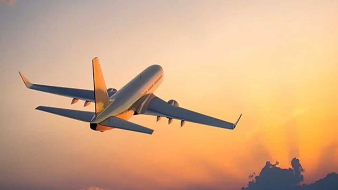 இடி, மின்னலுடன் கனமழை! சென்னை விமான நிலையத்தில் தரையிறக்க முடியாமல் வட்டமடித்த 8 விமானங்கள்..!