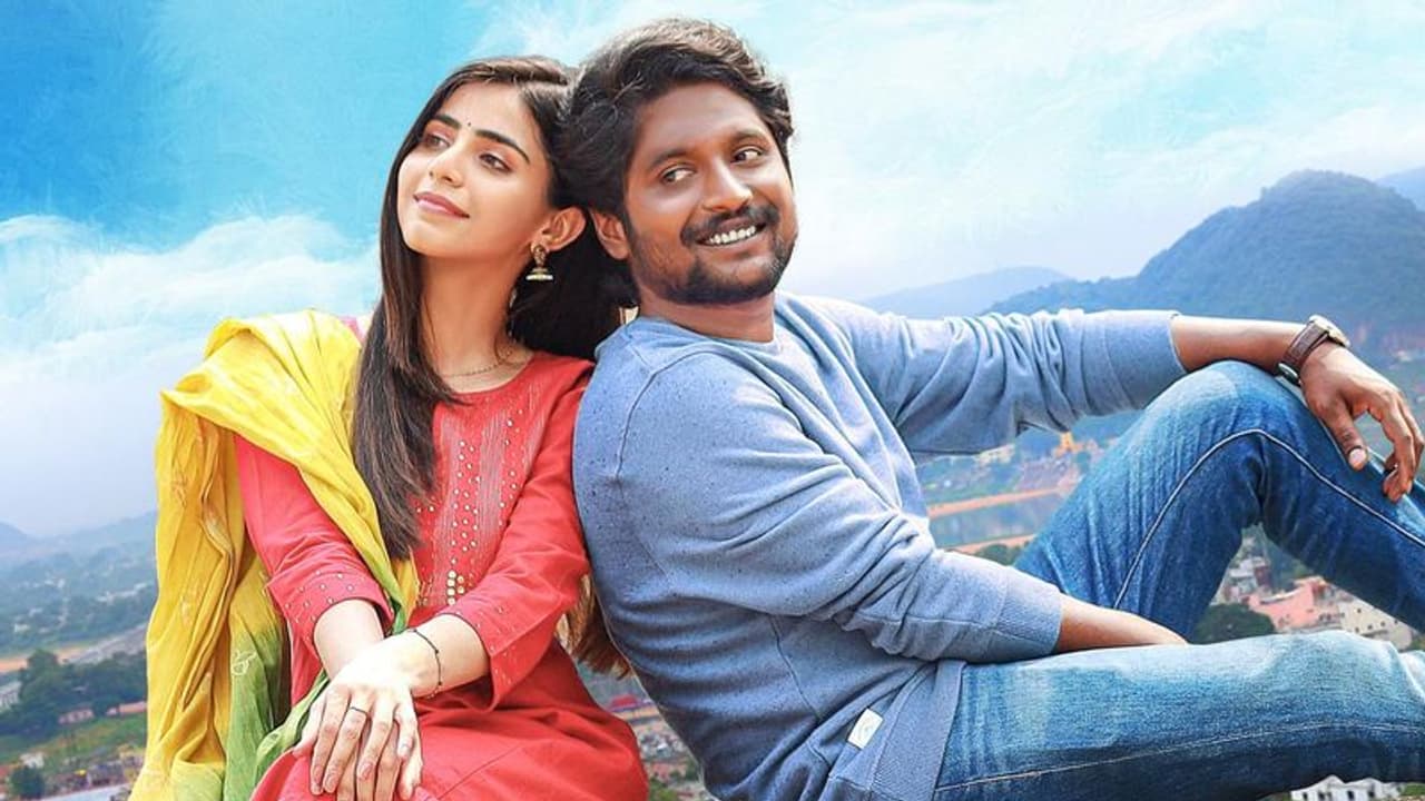 ' రైటర్ పద్మ భూషణ్' పెద్ద హిట్...ఆ కాపీ వివాదం మ్యాటరేంటి? ' రైటర్ పద్మ భూషణ్' పెద్ద హిట్...ఆ కాపీ వివాదం మ్యాటరేంటి?