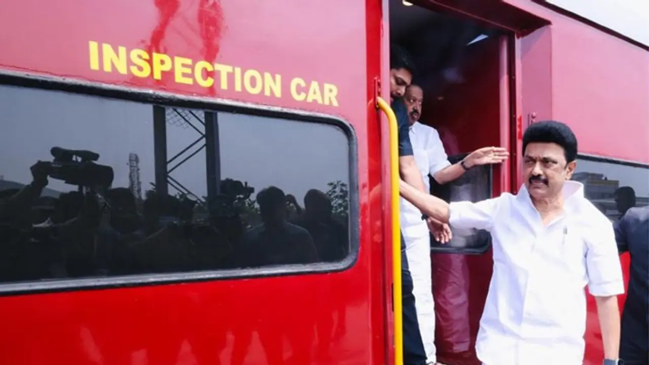 ஸ்டாலின் சென்ற ரயிலில் பெண் செய்த காரியம்! திடீரென நின்ற ரயில்! உஷாரான முதல்வரின் பாதுகாவலர்கள்!நடந்தது என்ன? 