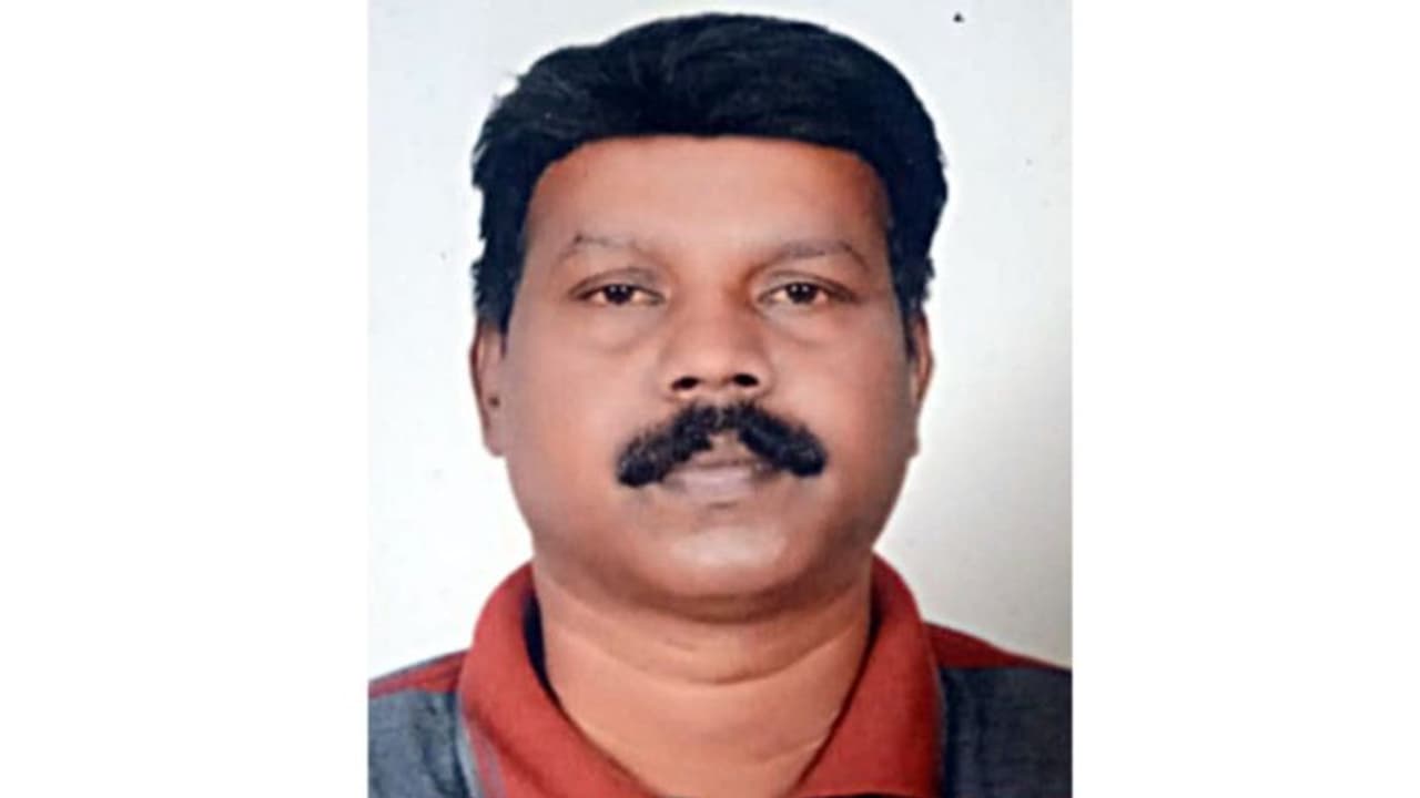 അവധി കഴിഞ്ഞെത്തിയ പ്രവാസി എയർപോർട്ടിൽ കുഴഞ്ഞുവീണ് മരിച്ചു