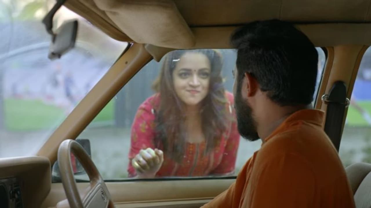ആറ് വര്‍ഷത്തിനു ശേഷം ഭാവന മലയാളത്തില്‍; 'ന്‍റിക്കാക്കാക്കൊരു പ്രേമണ്ടാര്‍ന്ന്' ട്രെയ്‍ലര്‍