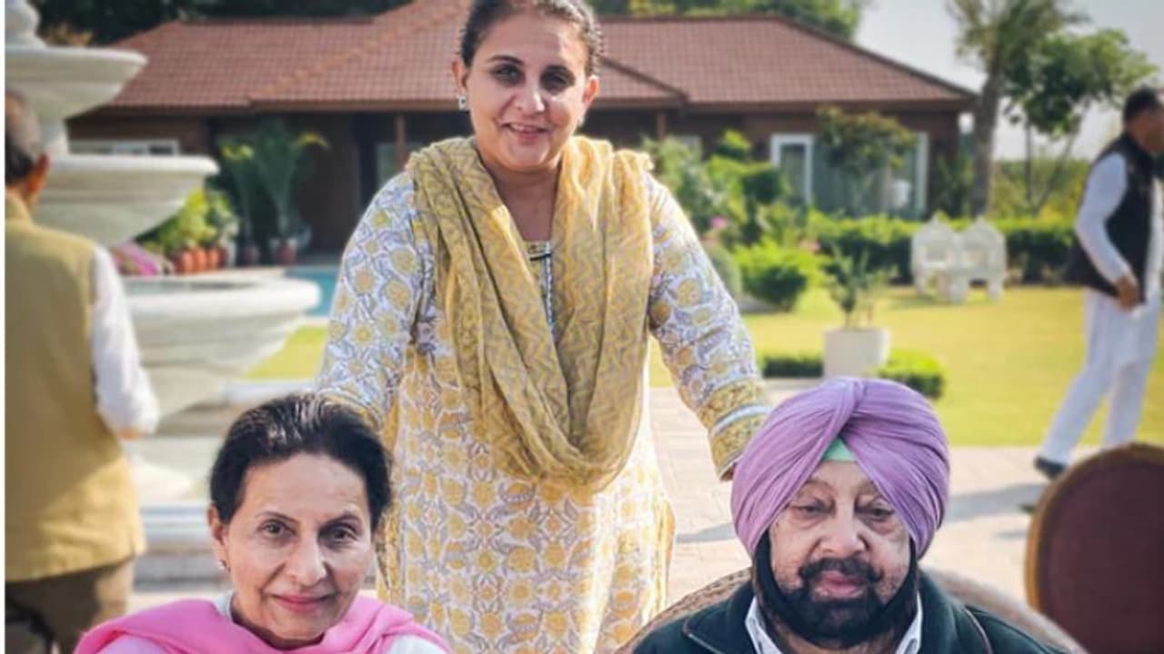 'കൂറ് ബിജെപിയോട്'; ക്യാപ്റ്റൻ അമരിന്ദർ സിംഗിന്റെ ഭാര്യ പ്രണീത് കൗറിനെ കോൺഗ്രസ് സസ്പെൻഡ് ചെയ്തു