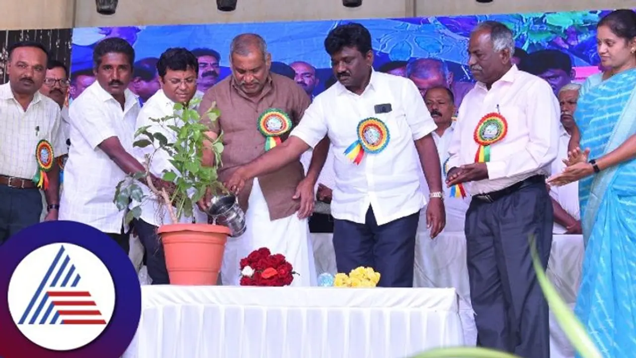 ಸರ್ಕಾರದಿಂದ ಕಟ್ಟಕಡೆಯ ಮಕ್ಕಳಿಗೂ ಶಿಕ್ಷಣ: ಸಚಿವ ಬಿ.ಸಿ.ನಾಗೇಶ್ ಸರ್ಕಾರದಿಂದ ಕಟ್ಟಕಡೆಯ ಮಕ್ಕಳಿಗೂ ಶಿಕ್ಷಣ: ಸಚಿವ ಬಿ.ಸಿ.ನಾಗೇಶ್