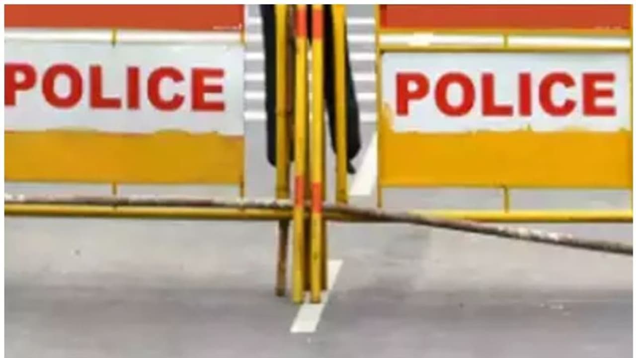 విశాఖలో గంజాయి బ్యాచ్ వీరంగం: వివాహిత దుస్తుల చించివేత, అడ్డుపడిన భర్తపై దాడి