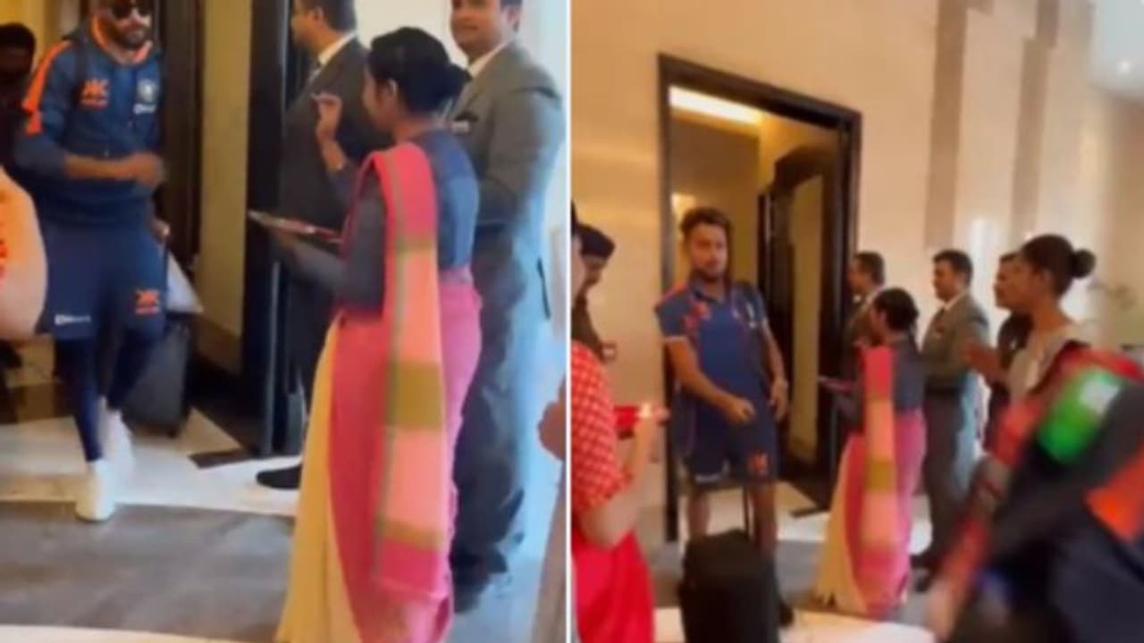 തിലകം തൊടാന് വിസ്സമതിച്ചു! ഉമ്രാന് മാലിക്കിനും മുഹമ്മദ് സിറാജിനുമെതിരെ സോഷ്യല് മീഡിയ വിമര്ശനം തിലകം തൊടാന് വിസ്സമതിച്ചു! ഉമ്രാന് മാലിക്കിനും മുഹമ്മദ് സിറാജിനുമെതിരെ സോഷ്യല് മീഡിയ വിമര്ശനം