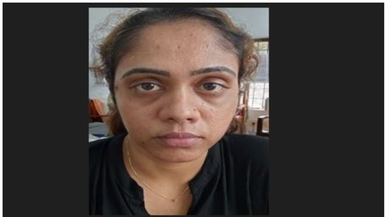 ഹോംസ്റ്റേ ഉടമയെ ഹണിട്രാപ്പിൽപ്പെടുത്തി 10 ലക്ഷം ആവശ്യപ്പെട്ട് മർദ്ദിച്ചു, യുവതി അറസ്റ്റിൽ ഹോംസ്റ്റേ ഉടമയെ ഹണിട്രാപ്പിൽപ്പെടുത്തി 10 ലക്ഷം ആവശ്യപ്പെട്ട് മർദ്ദിച്ചു, യുവതി അറസ്റ്റിൽ