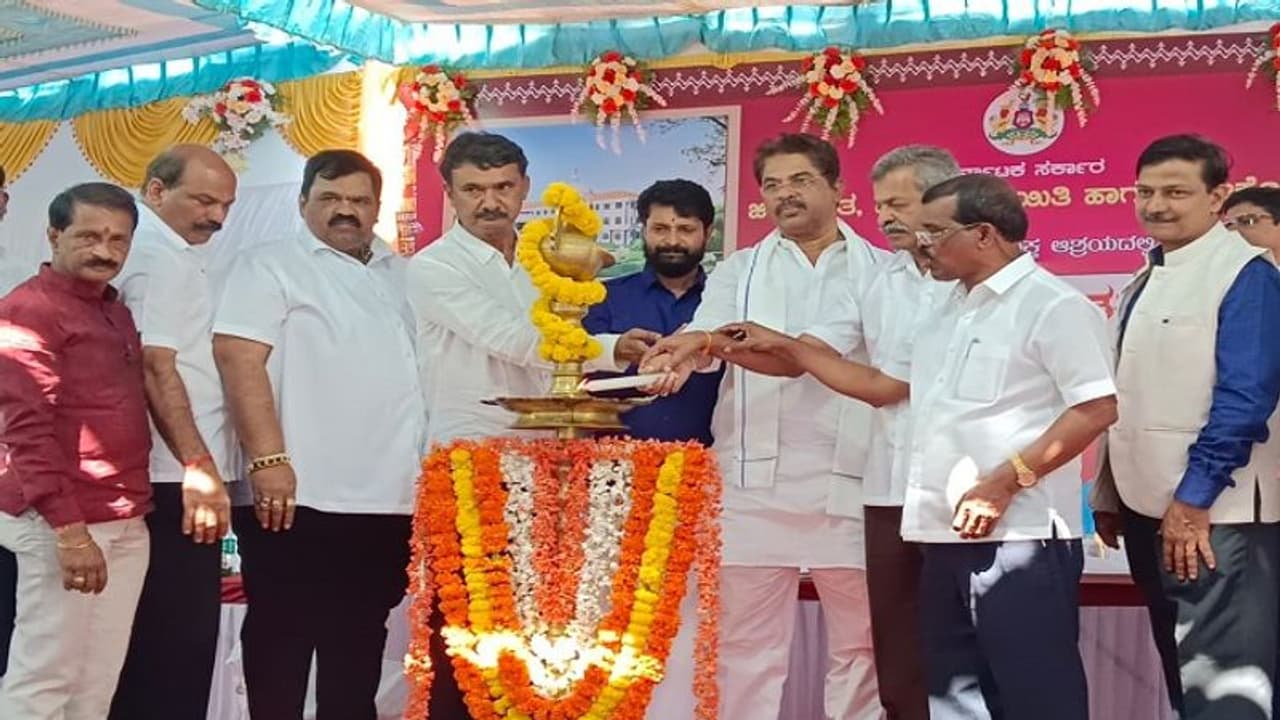 ನಾನು ಕಾಫಿ ಕುಡಿಯುವುದರ ಜೊತೆಗೆ ಅವರ ನೋವುಗಳಿಗೂ ಸ್ಪಂದಿಸುತ್ತಿದ್ದೇನೆ: ಸಚಿವ ಅಶೋಕ್ 