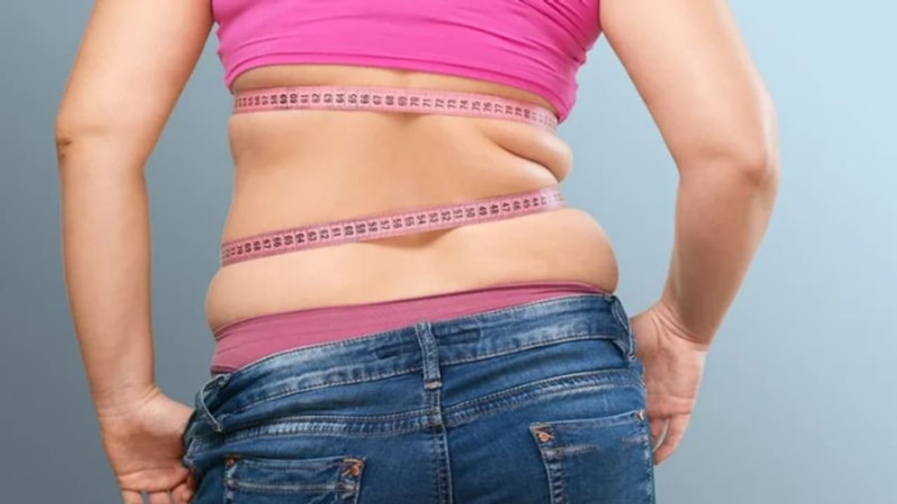 അടിവയറ്റിലെ കൊഴുപ്പിനെ പുറംതള്ളാന്‍ അടുക്കളയില്‍ സ്ഥിരമുള്ള ഈ ഭക്ഷണങ്ങള്‍ കഴിക്കാം...