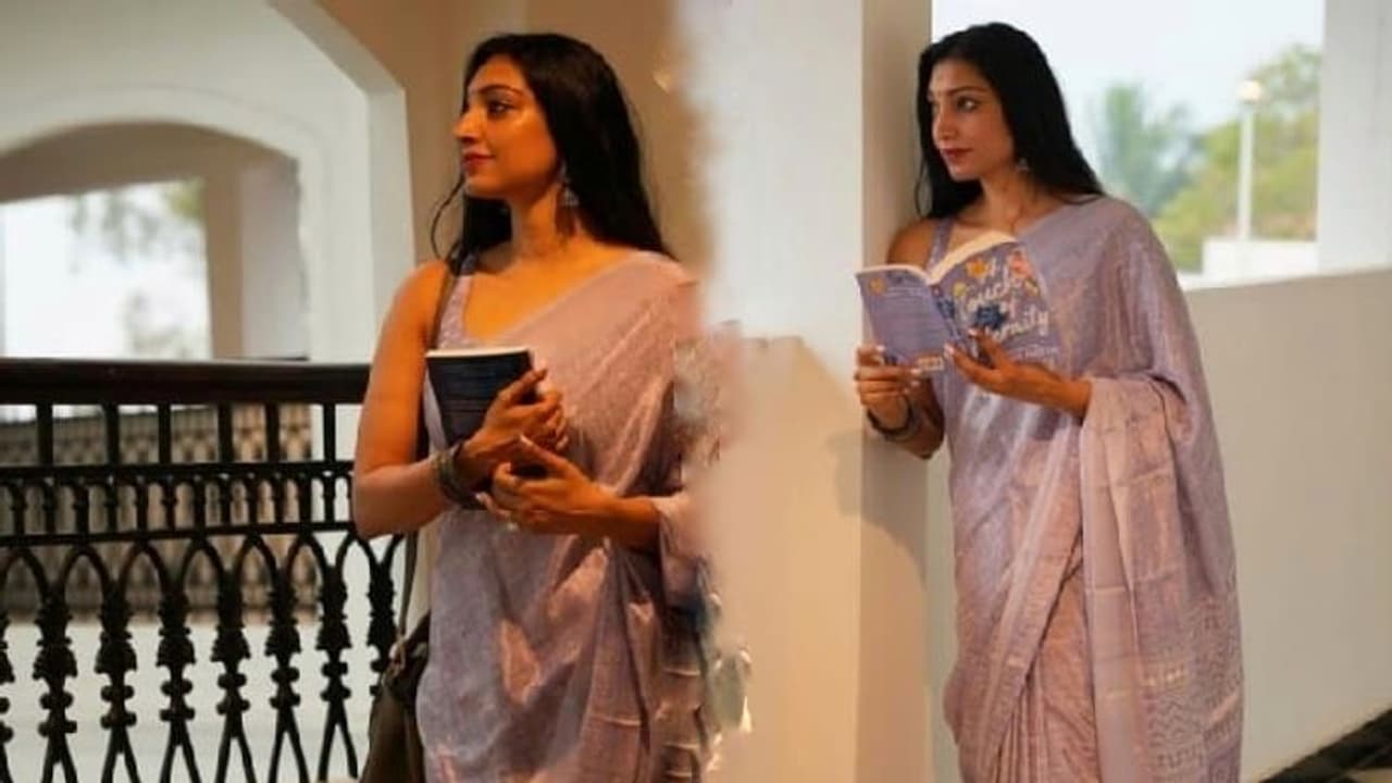 സിംപിൾ സാരിയിൽ കിടിലൻ ലുക്കിൽ റിതു മന്ത്ര; ചിത്രങ്ങൾ