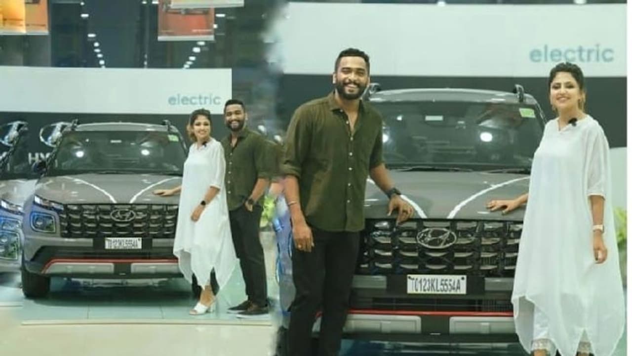 വിവാഹ നിശ്ചയത്തിന് പിന്നാലെ അടുത്ത സന്തോഷം പങ്കുവച്ച് ശ്രീവിദ്യ മുല്ലച്ചേരി