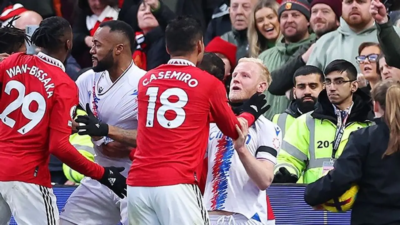 'Casemiro is the new Undertaker': Man United star trolled after red card shown for grabbing Hughes' throat