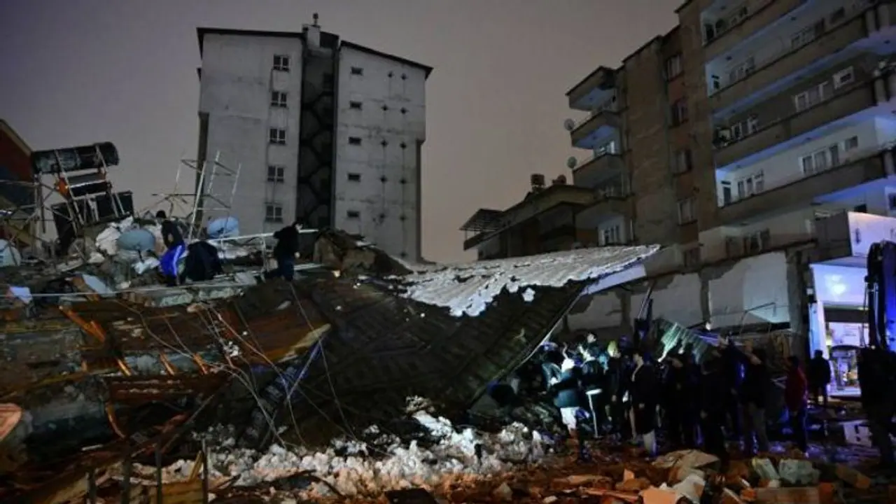 Turkey Syria earthquake toll tops 1300; rescue operations continue Turkey Syria earthquake toll tops 1300; rescue operations continue