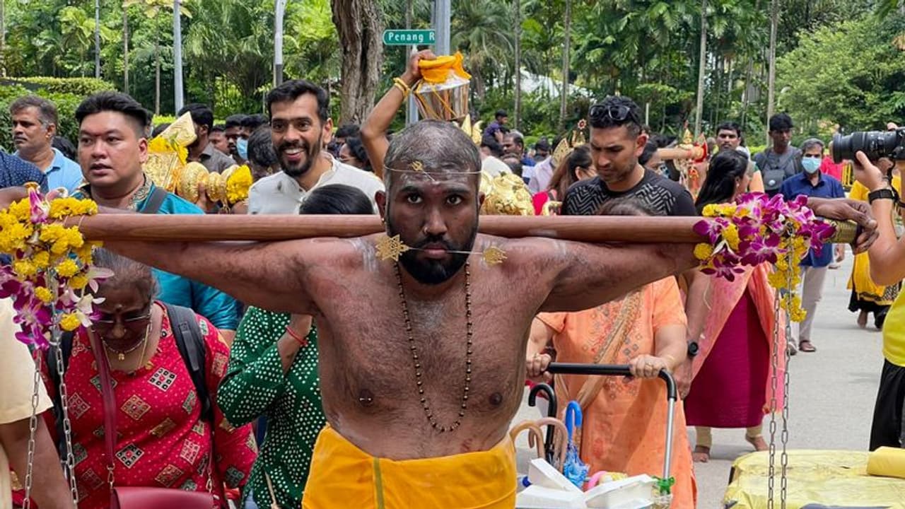 Thaipusam 2023:சிங்கப்பூரில் தைப்பூசத் திருநாளை உற்சாகமாகக் கொண்டாடிய தமிழர்கள்: கொரோனாவுக்குப்பின் முதல் விழா Thaipusam 2023:சிங்கப்பூரில் தைப்பூசத் திருநாளை உற்சாகமாகக் கொண்டாடிய தமிழர்கள்: கொரோனாவுக்குப்பின் முதல் விழா