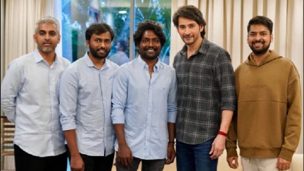 `రైటర్ పద్మభూషణ్`పై మహేష్ రివ్యూ.. టీమ్కి ప్రశంసలు.. ఏమన్నాడంటే? `రైటర్ పద్మభూషణ్`పై మహేష్ రివ్యూ.. టీమ్కి ప్రశంసలు.. ఏమన్నాడంటే?