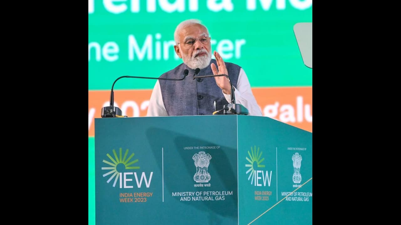 உலகளவில் எரிசக்தி துறை முதலீட்டுக்கு சிறந்தநாடு இந்தியா! முதலீ்ட்டாளர்களுக்கு பிரதமர் மோடி அழைப்பு