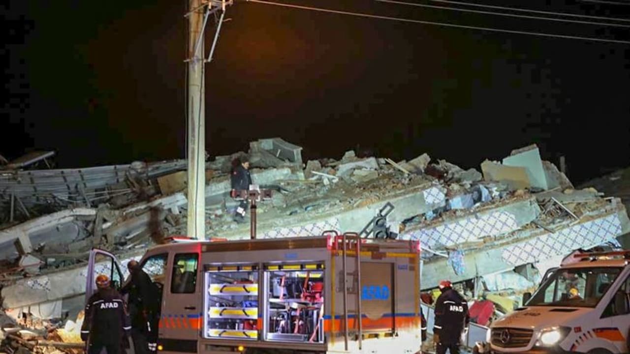 5000 ಗಡಿ ದಾಟಿದ ಭೂಕಂಪ ಸಾವು: ಟರ್ಕಿ, ಸಿರಿಯಾದಲ್ಲಿ ಭೂಕಂಪ ಸೃಷ್ಟಿಸಿದ ಮಾರಣಹೋಮ 5000 ಗಡಿ ದಾಟಿದ ಭೂಕಂಪ ಸಾವು: ಟರ್ಕಿ, ಸಿರಿಯಾದಲ್ಲಿ ಭೂಕಂಪ ಸೃಷ್ಟಿಸಿದ ಮಾರಣಹೋಮ