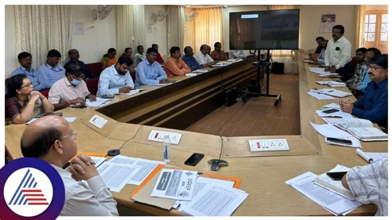 Dharwad : ವಿಧಾನಸಭಾ ಚುನಾವಣೆಯಲ್ಲಿ ಮತದಾನ ಹೆಚ್ಚಳಕ್ಕೆ ಕ್ರಮ Dharwad : ವಿಧಾನಸಭಾ ಚುನಾವಣೆಯಲ್ಲಿ ಮತದಾನ ಹೆಚ್ಚಳಕ್ಕೆ ಕ್ರಮ