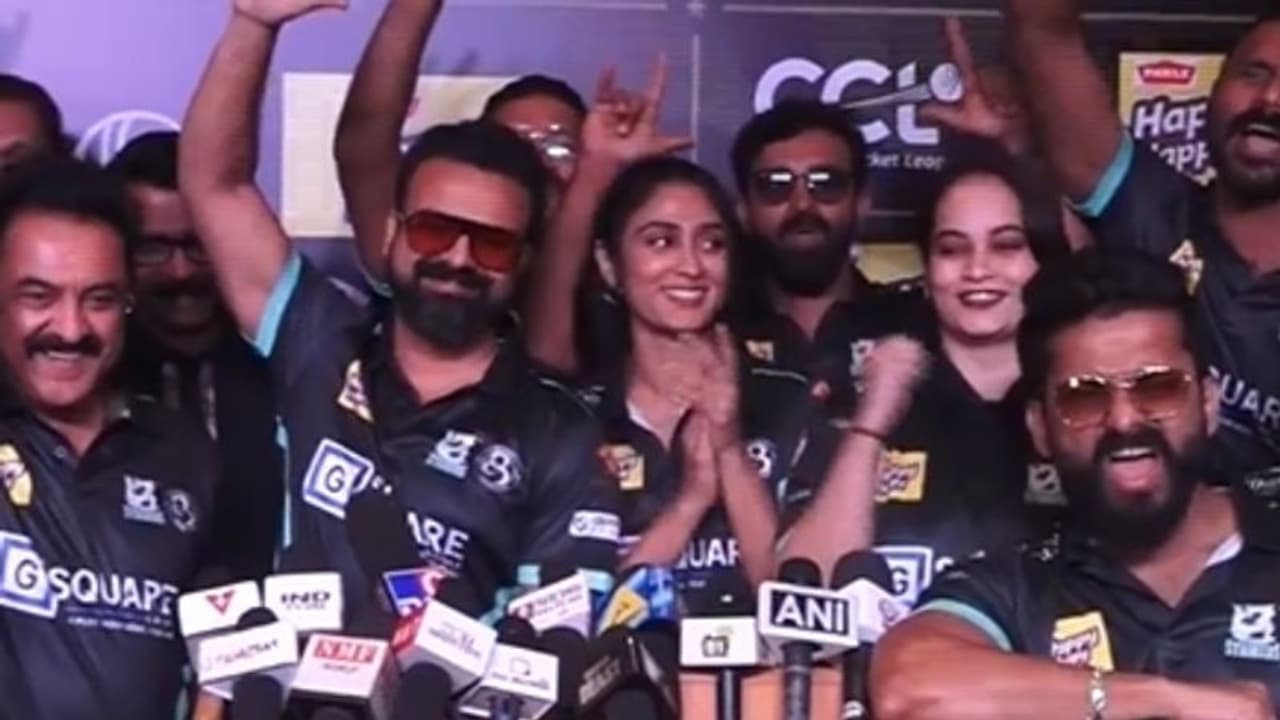 ക്യാപ്റ്റന് കുഞ്ചാക്കോ ബോബന്; 'സി 3 കേരള സ്ട്രൈക്കേഴ്സ്' ടീമിനെ നാളെ പ്രഖ്യാപിക്കും ക്യാപ്റ്റന് കുഞ്ചാക്കോ ബോബന്; 'സി 3 കേരള സ്ട്രൈക്കേഴ്സ്' ടീമിനെ നാളെ പ്രഖ്യാപിക്കും