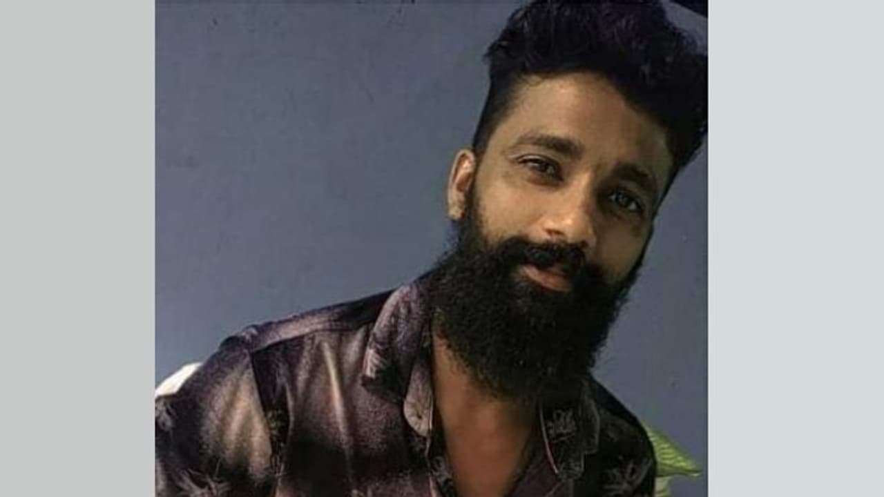 പതിനൊന്നുകാരി കുളിക്കുന്ന ദൃശ്യം പകർത്താൻ ശ്രമിച്ചു, നാട്ടുകാർ പിടിച്ച് പൊലീസിൽ ഏൽപ്പിച്ചു, അറസ്റ്റ് പതിനൊന്നുകാരി കുളിക്കുന്ന ദൃശ്യം പകർത്താൻ ശ്രമിച്ചു, നാട്ടുകാർ പിടിച്ച് പൊലീസിൽ ഏൽപ്പിച്ചു, അറസ്റ്റ്