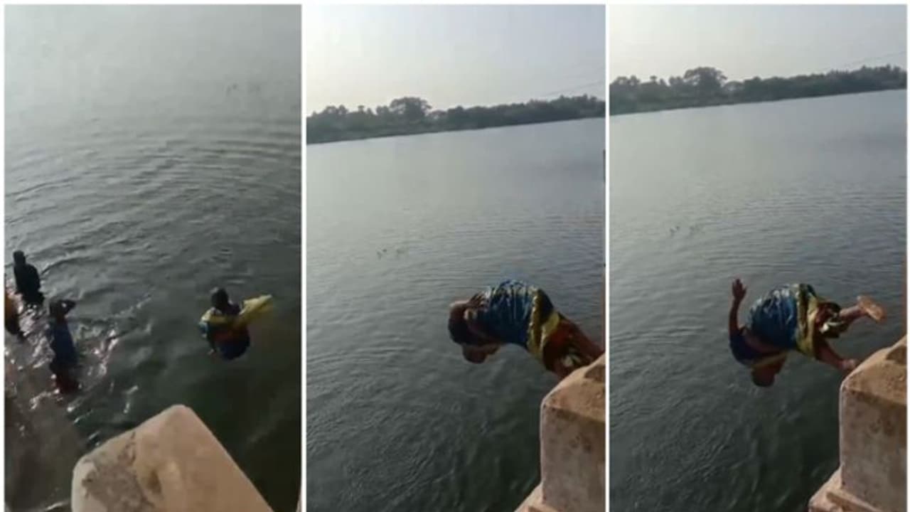 സാരി ഉടുത്ത് നദിയിലേക്ക് എടുത്ത് ചാടുന്ന സ്ത്രീകള്; അതിശയപ്പെടുത്തുന്ന വൈറല് വീഡിയോ ! സാരി ഉടുത്ത് നദിയിലേക്ക് എടുത്ത് ചാടുന്ന സ്ത്രീകള്; അതിശയപ്പെടുത്തുന്ന വൈറല് വീഡിയോ !