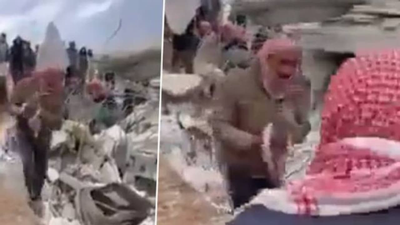 ഭൂകമ്പത്തിൽ തകർന്ന കെട്ടിടങ്ങൾക്കിടയിൽ നിന്നും നവജാതശിശുവിനെ അത്ഭുതകരമായി രക്ഷപ്പെടുത്തി ഭൂകമ്പത്തിൽ തകർന്ന കെട്ടിടങ്ങൾക്കിടയിൽ നിന്നും നവജാതശിശുവിനെ അത്ഭുതകരമായി രക്ഷപ്പെടുത്തി