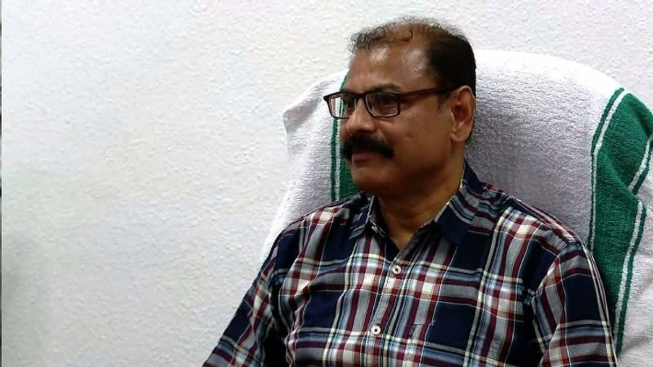 വിവാദങ്ങൾക്കിടെ ഷറഫലി സ്പോര്ട്സ് കൗണ്സിൽ പ്രസിഡൻ്റായി ചുമതലയേറ്റു: പരസ്യ പ്രതികരണം ഒഴിവാക്കി മേഴ്സിക്കുട്ടൻ വിവാദങ്ങൾക്കിടെ ഷറഫലി സ്പോര്ട്സ് കൗണ്സിൽ പ്രസിഡൻ്റായി ചുമതലയേറ്റു: പരസ്യ പ്രതികരണം ഒഴിവാക്കി മേഴ്സിക്കുട്ടൻ