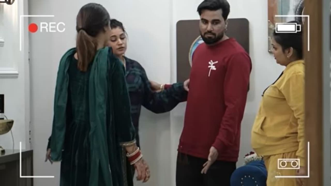 രണ്ട് ഭാര്യമാരെയും പറ്റിക്കാൻ മൂന്നാം ഭാര്യയുമായി എത്തി; യൂട്യൂബര്ക്ക് അസഭ്യവര്ഷം രണ്ട് ഭാര്യമാരെയും പറ്റിക്കാൻ മൂന്നാം ഭാര്യയുമായി എത്തി; യൂട്യൂബര്ക്ക് അസഭ്യവര്ഷം