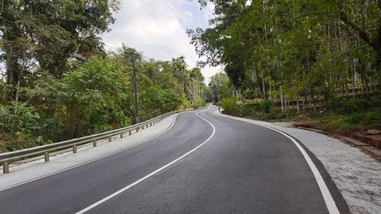 హైవేపై దోపిడీ దొంగలు.. ఆటో డ్రైవర్ ను పొడిచి, మహిళను హతమార్చి బీభత్సం...