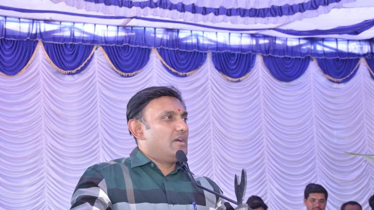 ಅಭಿವೃದ್ಧಿ ಮರೆತ ಸರ್ಕಾರದಿಂದ ಬರೀ ಮುಖ್ಯಮಂತ್ರಿ ಬದಲಾವಣೆ ಚರ್ಚೆ: ಸುಧಾಕರ್ ವಾಗ್ದಾಳಿ ಅಭಿವೃದ್ಧಿ ಮರೆತ ಸರ್ಕಾರದಿಂದ ಬರೀ ಮುಖ್ಯಮಂತ್ರಿ ಬದಲಾವಣೆ ಚರ್ಚೆ: ಸುಧಾಕರ್ ವಾಗ್ದಾಳಿ