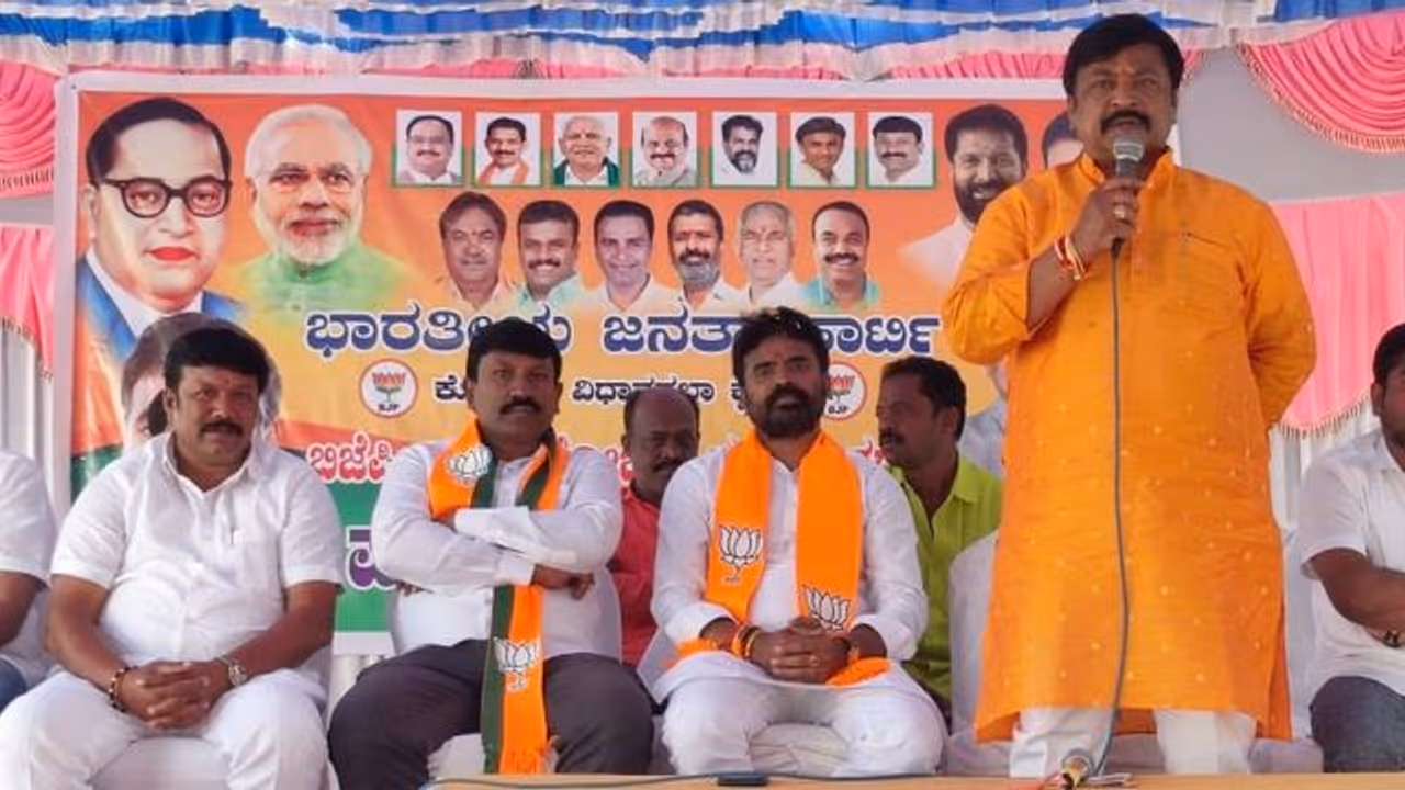 ಸಿದ್ದರಾಮಯ್ಯ ನಡೆ ಮನೆಯ ಕಡೆ: ಸಂಸದ ಮುನಿಸ್ವಾಮಿ ಭವಿಷ್ಯ ಸಿದ್ದರಾಮಯ್ಯ ನಡೆ ಮನೆಯ ಕಡೆ: ಸಂಸದ ಮುನಿಸ್ವಾಮಿ ಭವಿಷ್ಯ