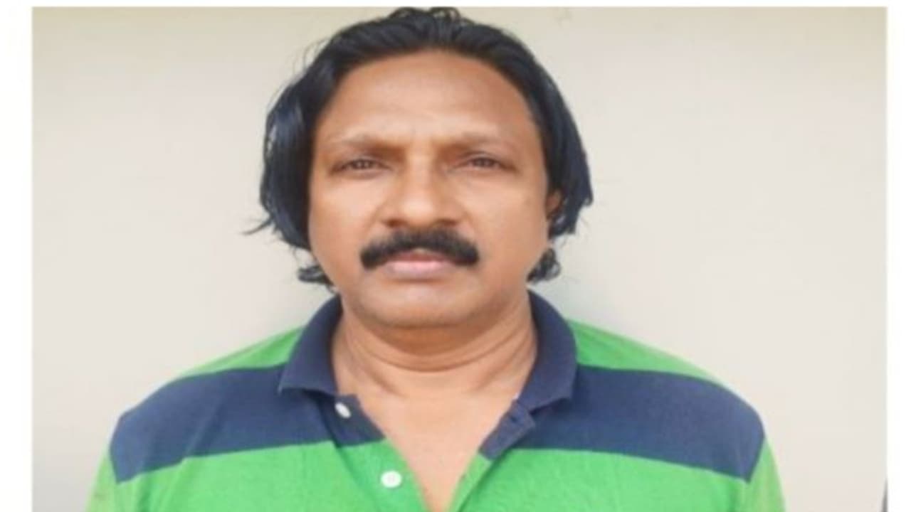 മോഷണ കേസിലെ പിടികിട്ടാപ്പുള്ളി: 33 വർഷങ്ങൾക്ക് ശേഷം പൊലീസിന്റെ പിടിയിൽ മോഷണ കേസിലെ പിടികിട്ടാപ്പുള്ളി: 33 വർഷങ്ങൾക്ക് ശേഷം പൊലീസിന്റെ പിടിയിൽ