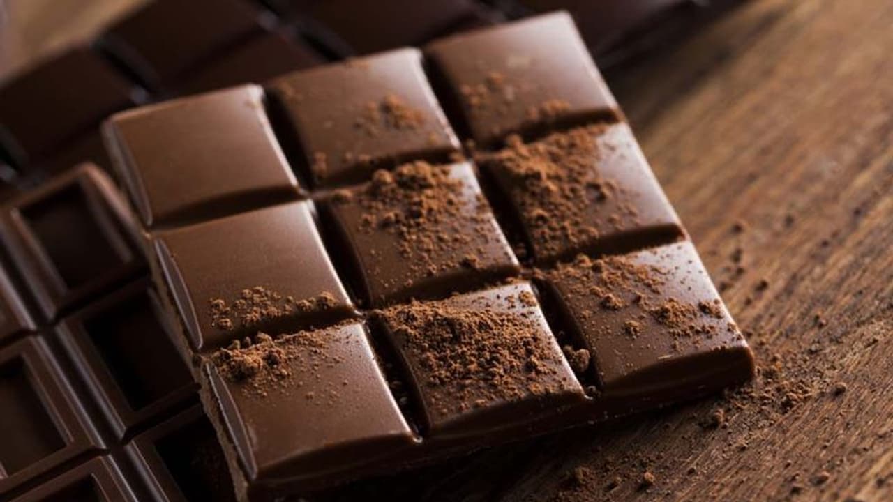Chocolate Day 2023 : ചോക്ലേറ്റ് കഴിക്കുന്നതിന്റെ ചില ആരോഗ്യഗുണങ്ങളെ കുറിച്ചറിയാം Chocolate Day 2023 : ചോക്ലേറ്റ് കഴിക്കുന്നതിന്റെ ചില ആരോഗ്യഗുണങ്ങളെ കുറിച്ചറിയാം