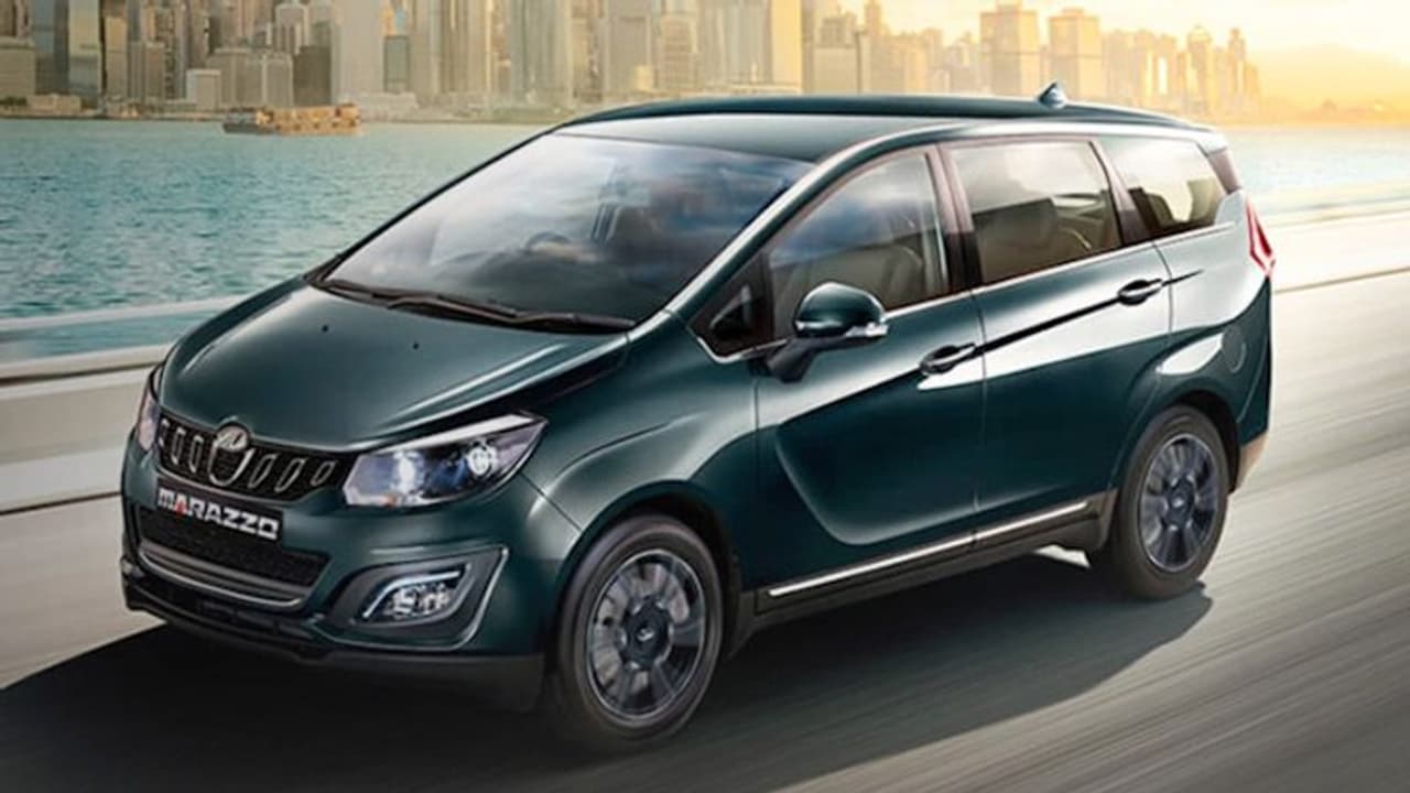 ഇന്നോവയ്ക്കിട്ട് പണിയാനെത്തി, ജനം വീട്ടുമുറ്റത്ത് കയറ്റിയില്ല! ഒടുവില് ഈ കാറിന് വില വെട്ടിക്കുറച്ച് കമ്പനി! ഇന്നോവയ്ക്കിട്ട് പണിയാനെത്തി, ജനം വീട്ടുമുറ്റത്ത് കയറ്റിയില്ല! ഒടുവില് ഈ കാറിന് വില വെട്ടിക്കുറച്ച് കമ്പനി!