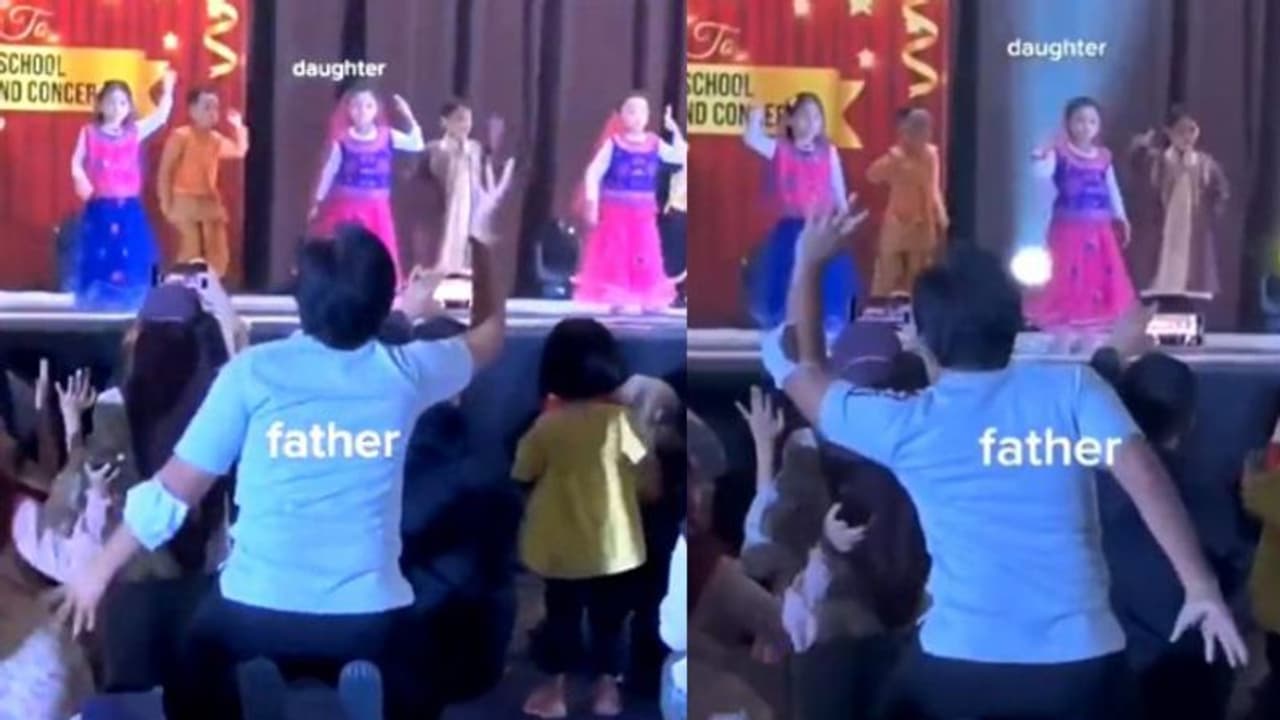 സ്റ്റേജില് മകളുടെ നൃത്തം; തെറ്റാതിരിക്കാന് സദസില് അച്ഛന്റെ ചുവടുകള്; വീഡിയോ വൈറല് സ്റ്റേജില് മകളുടെ നൃത്തം; തെറ്റാതിരിക്കാന് സദസില് അച്ഛന്റെ ചുവടുകള്; വീഡിയോ വൈറല്