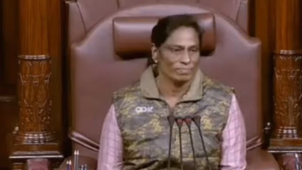  అరుదైన ఘట్టం.. రాజ్యసభ చైర్మన్ స్థానంలో పరుగుల రాణి పీటీ ఉష.. 