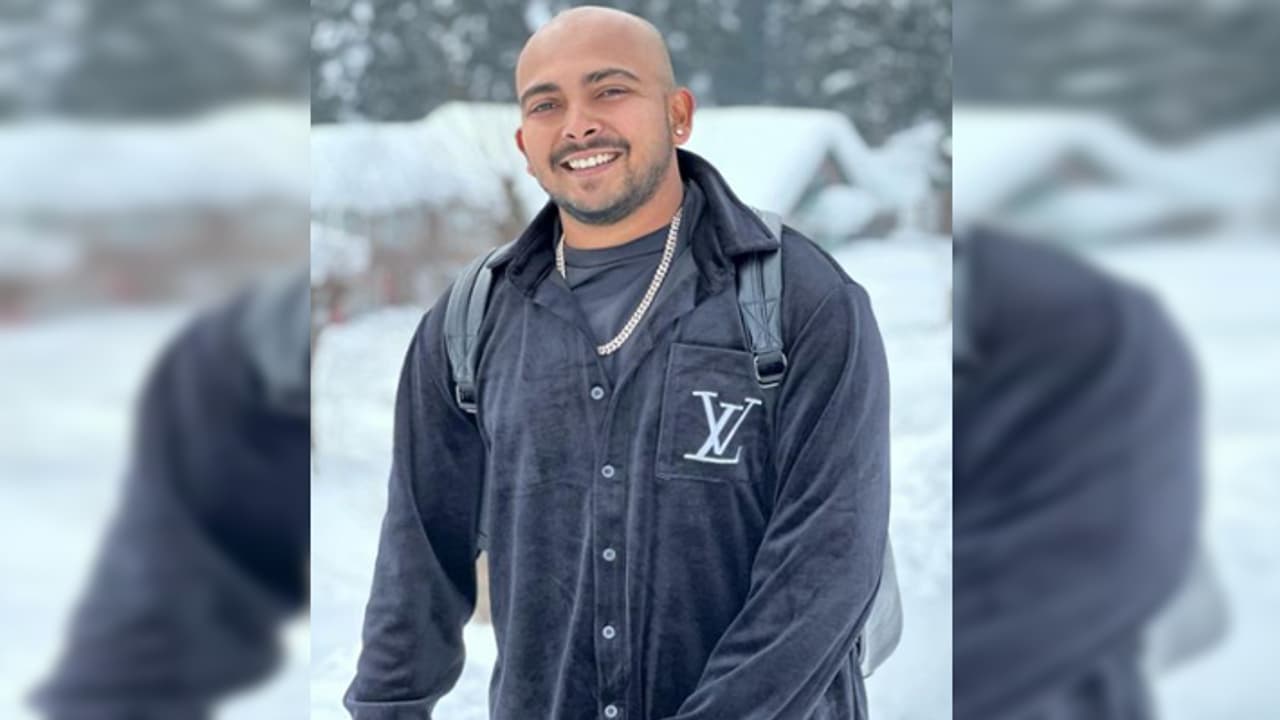 nidhi tapadia and Prithvi Shaw in Kashmir