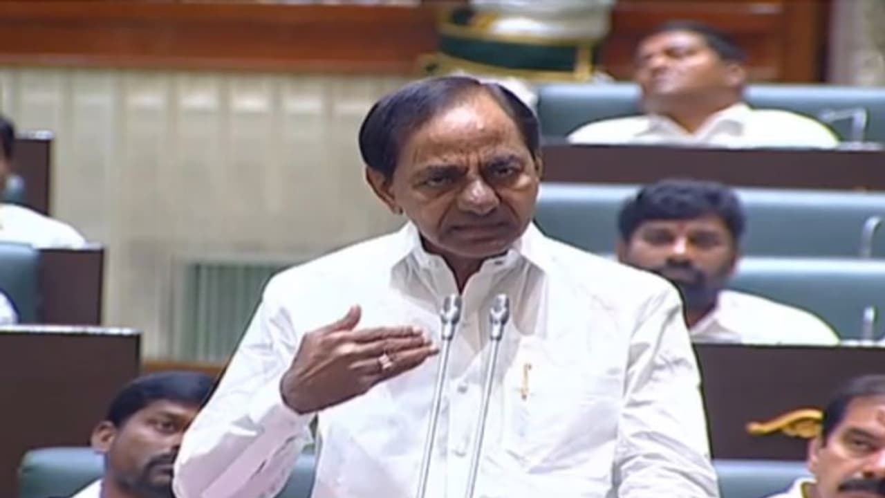 కూలుస్తుంటే చూస్తూ ఊరుకుంటామా : బండి సంజయ్ , రేవంత్ రెడ్డిలకు కేసీఆర్ వార్నింగ్ కూలుస్తుంటే చూస్తూ ఊరుకుంటామా : బండి సంజయ్ , రేవంత్ రెడ్డిలకు కేసీఆర్ వార్నింగ్