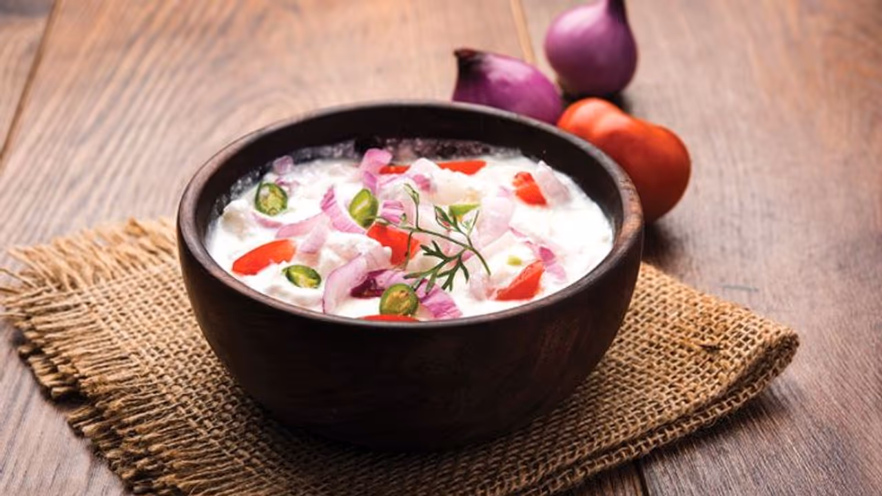 തൈരിനൊപ്പം ഇവ ഒരുമിച്ച് കഴിക്കാറുണ്ടോ? എങ്കില്, ഇതൊന്ന് വായിക്കൂ... തൈരിനൊപ്പം ഇവ ഒരുമിച്ച് കഴിക്കാറുണ്ടോ? എങ്കില്, ഇതൊന്ന് വായിക്കൂ...